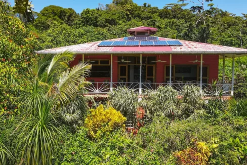 hotel-for-sale-on-bluff-beach-isla-colon3